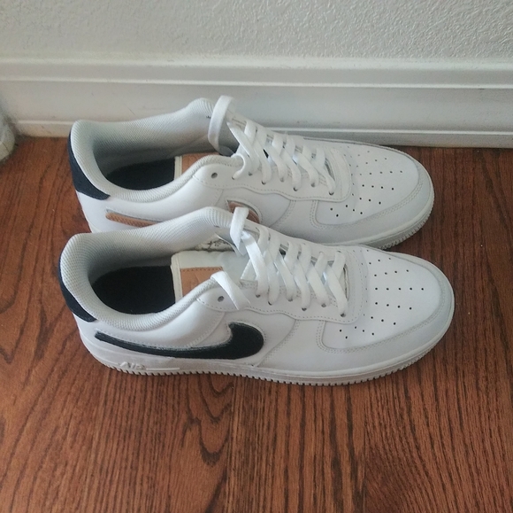 nike shoes with detachable swoosh